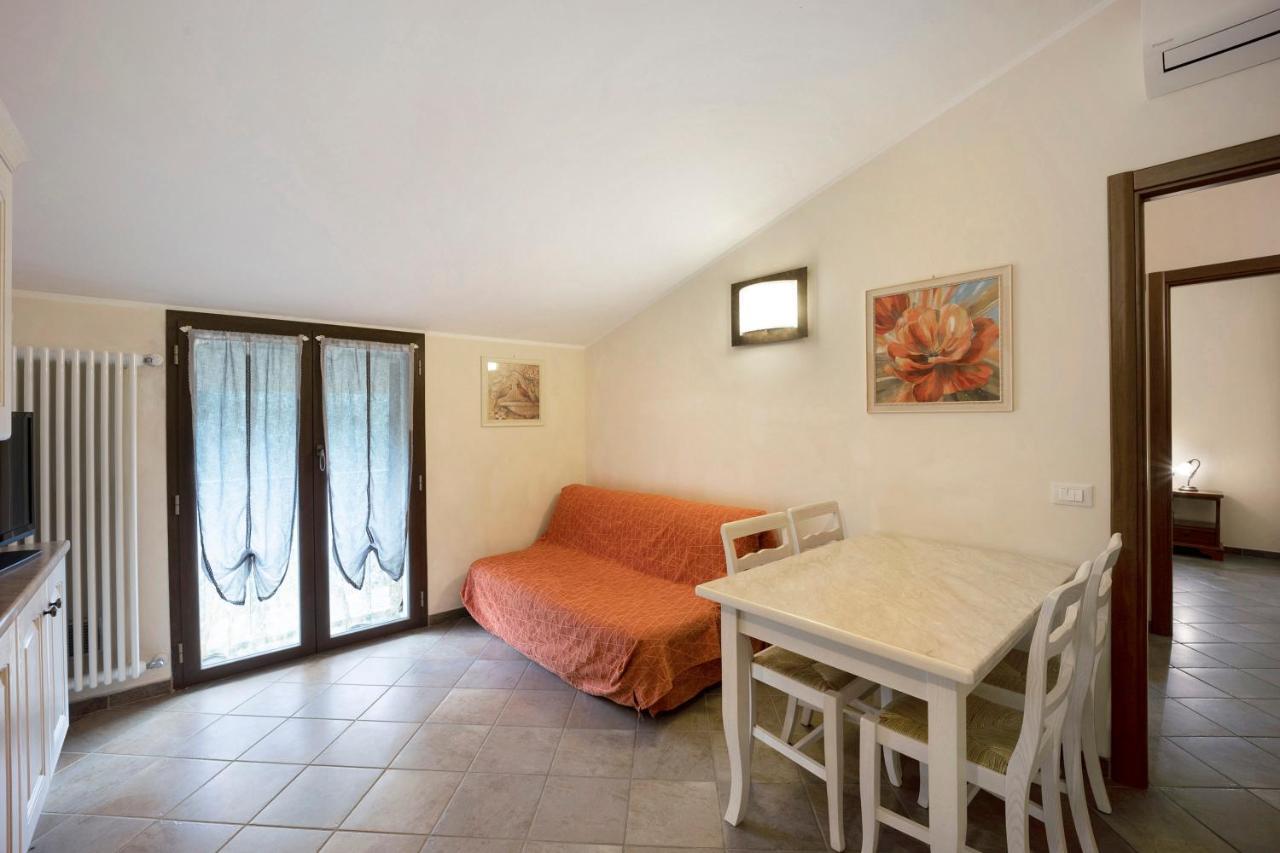 Molino Nuovo  Messalina Agriturismo La Scuderia מראה חיצוני תמונה